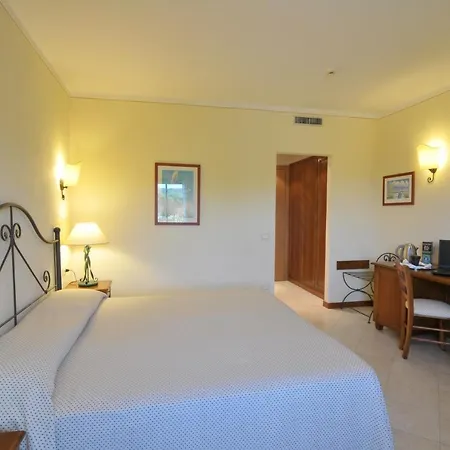 Hotel Airone Isola D'elba 4*