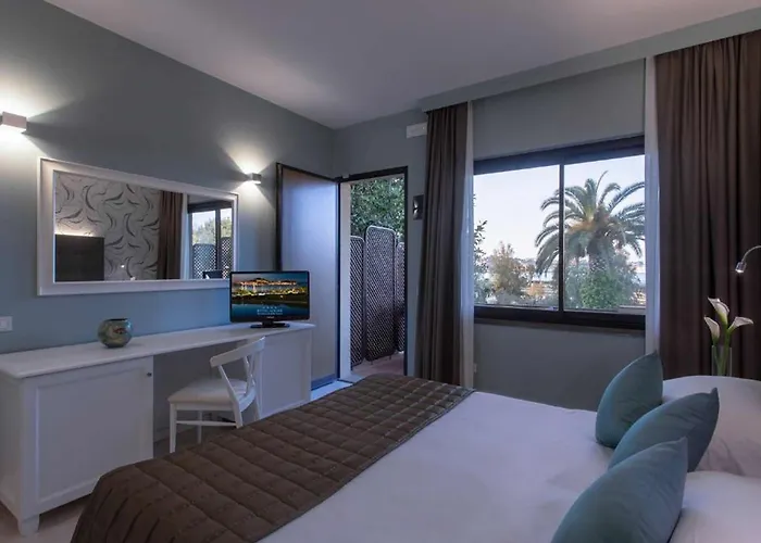 Hotel Airone Isola D'elba 4*