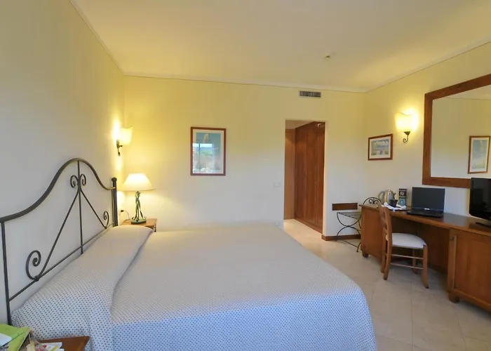 Hotel Airone Isola D'elba 4*